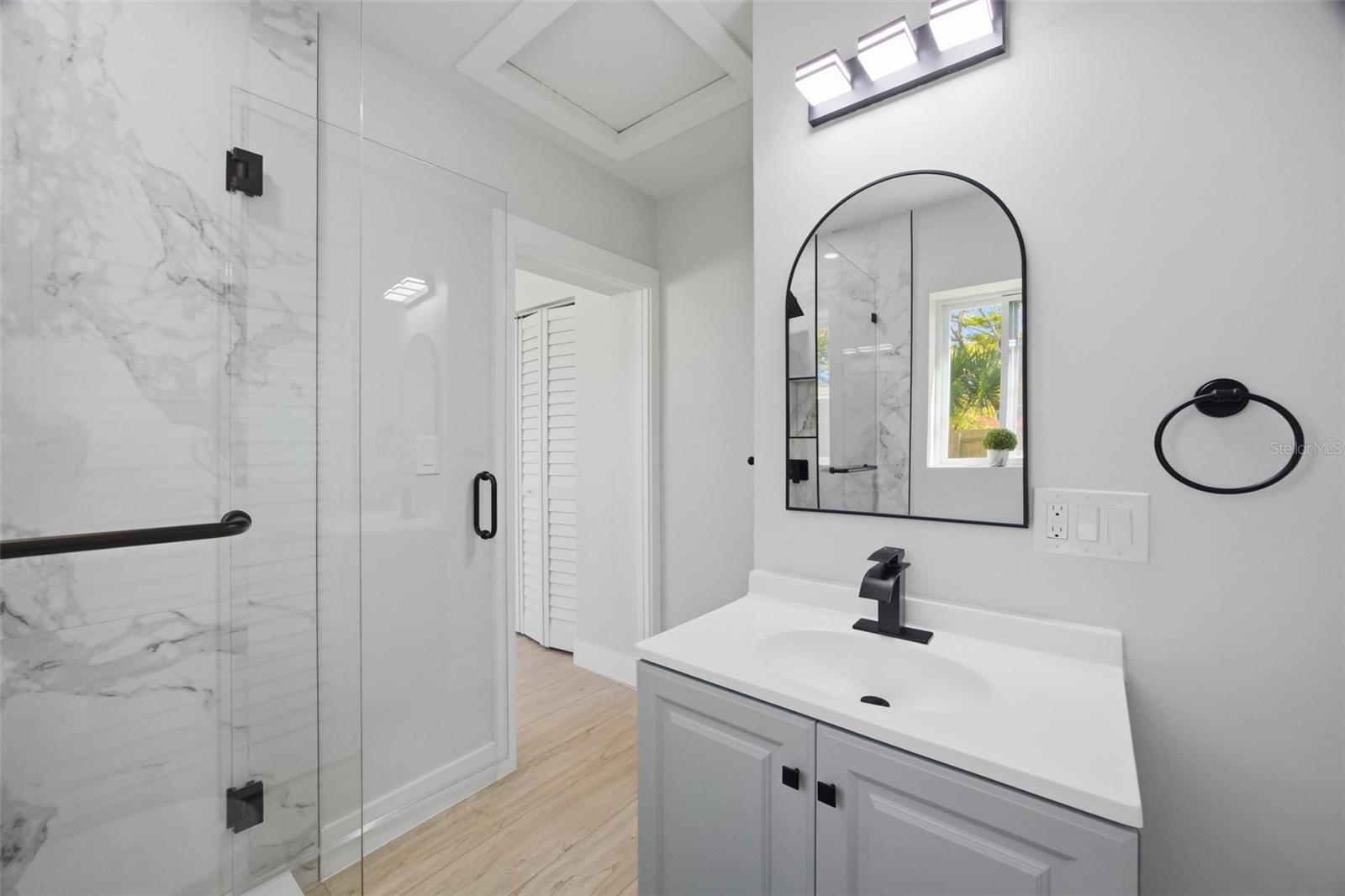 Image 22 of 27 For 6052 Central Avenue