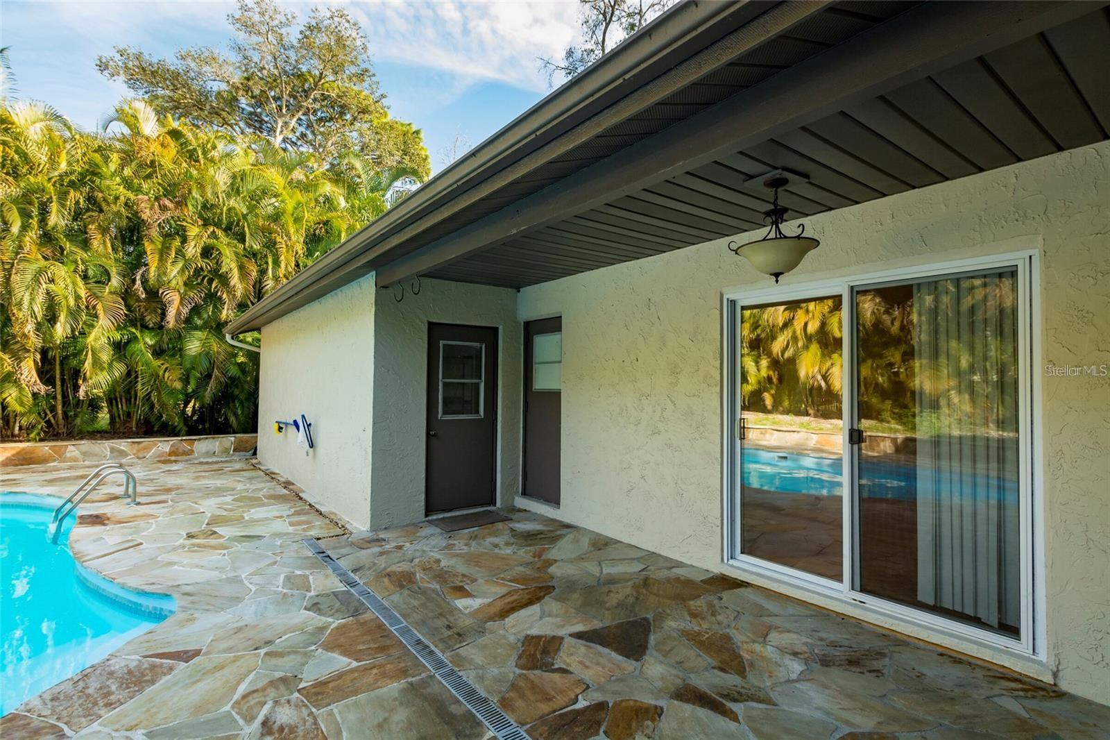 Image 12 of 36 For 1647 Hobbit Road