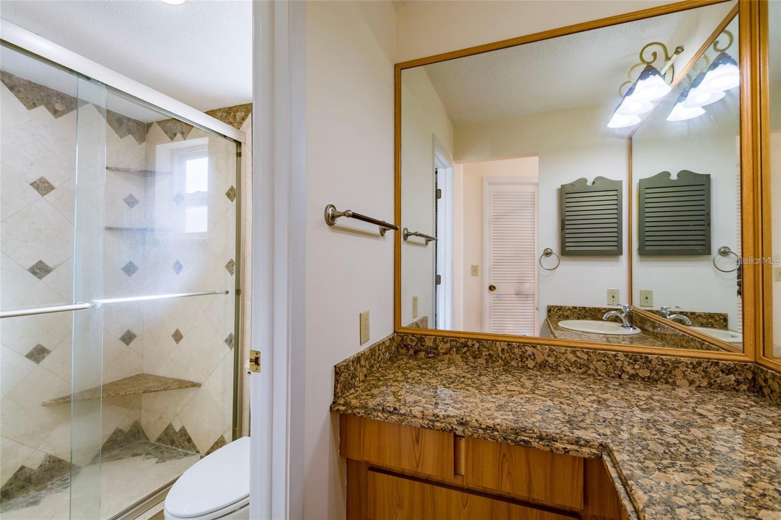 Image 27 of 36 For 1647 Hobbit Road