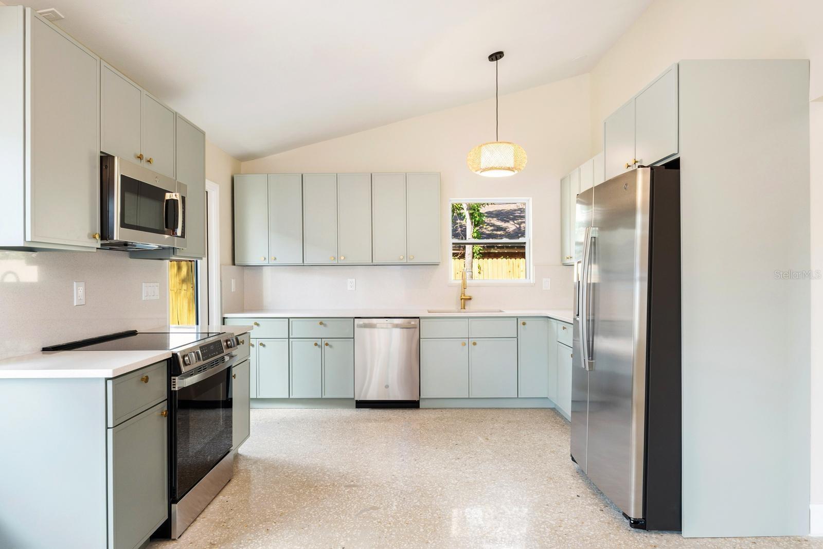 Image 14 of 38 For 419 64th Avenue S