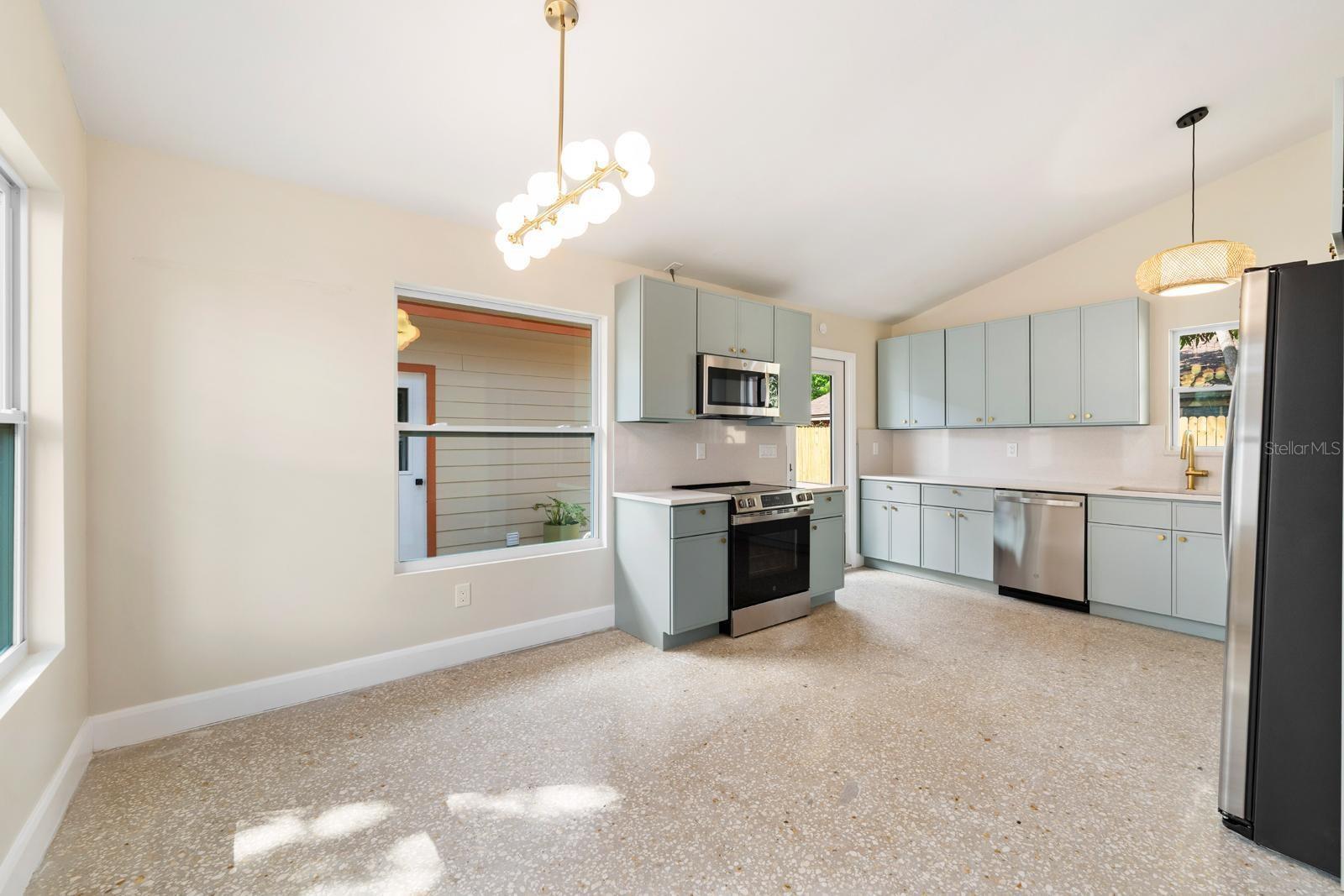 Image 15 of 38 For 419 64th Avenue S