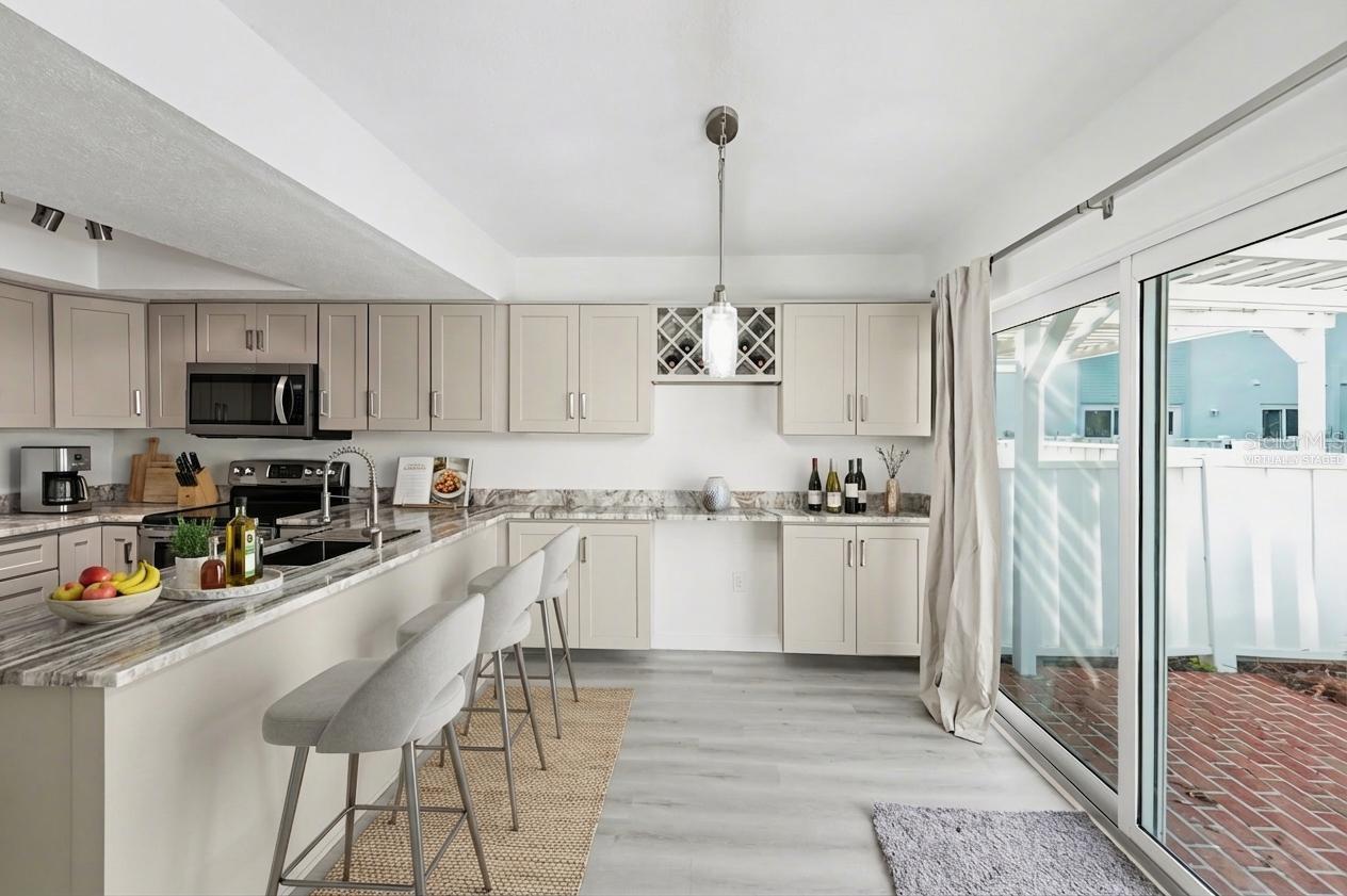 Image 5 of 30 For 1640 Cape Hope Avenue Ne 4