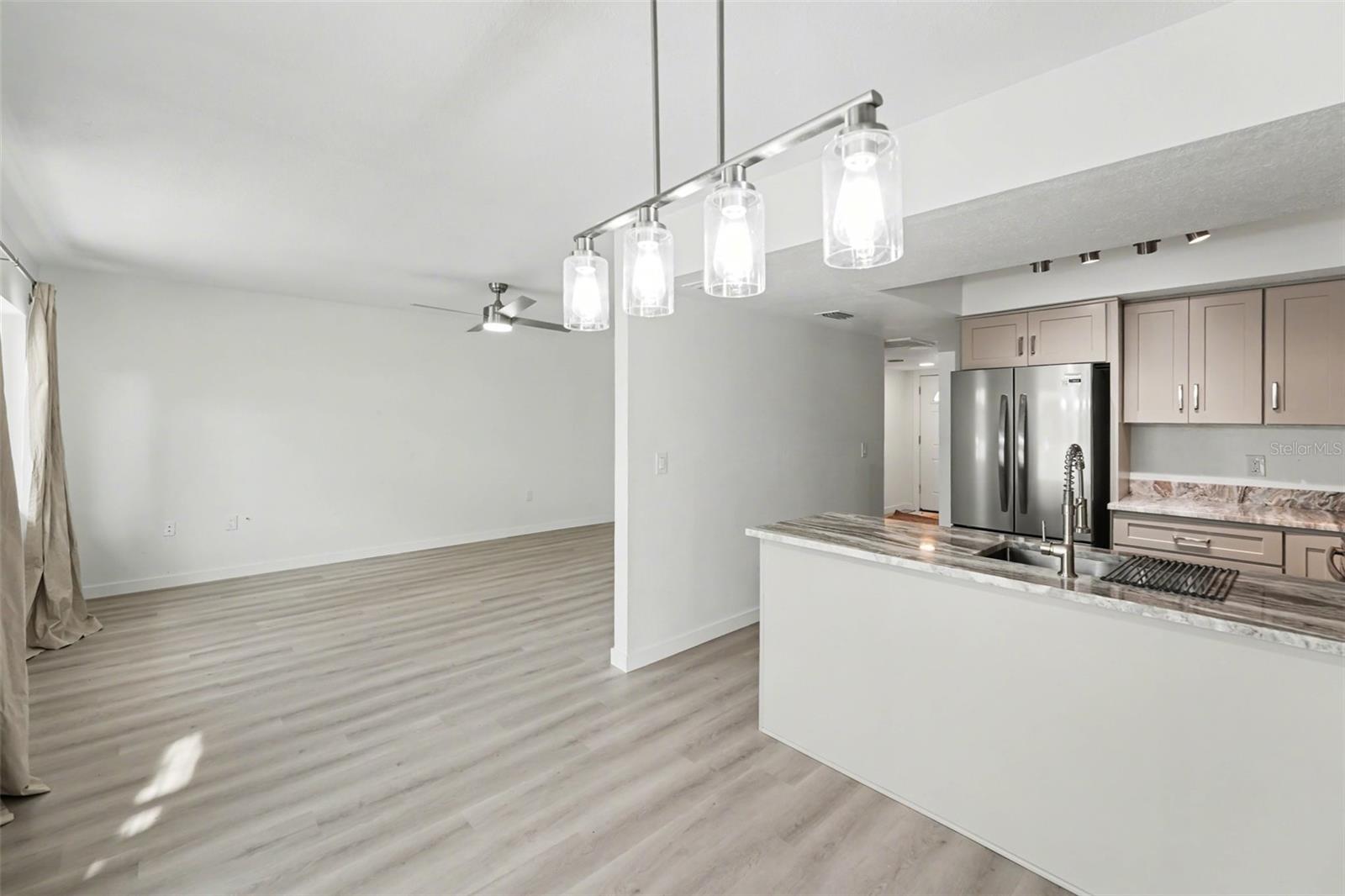 Image 9 of 30 For 1640 Cape Hope Avenue Ne 4