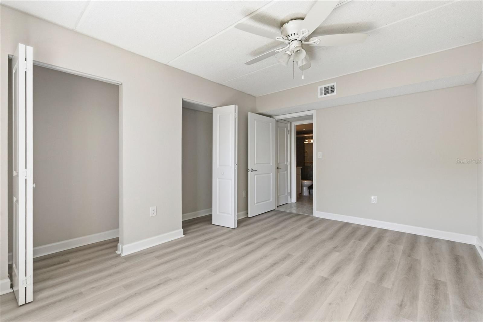 Image 15 of 30 For 8901 Blind Pass Road 124