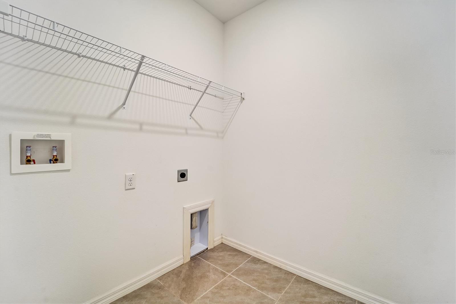 Listing photo id 14 for 6963 Shelby Lynn Way