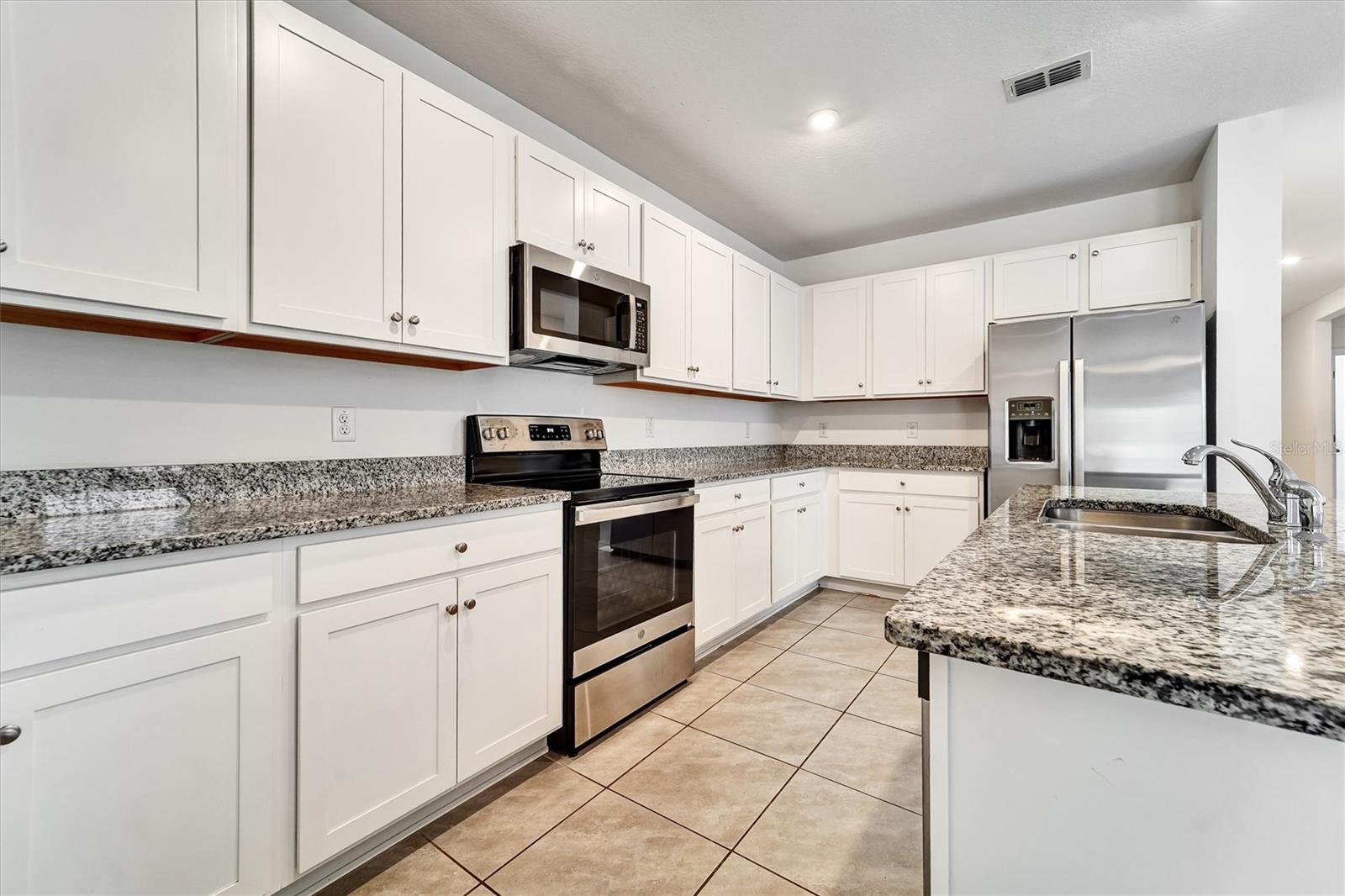 Listing photo id 2 for 6963 Shelby Lynn Way