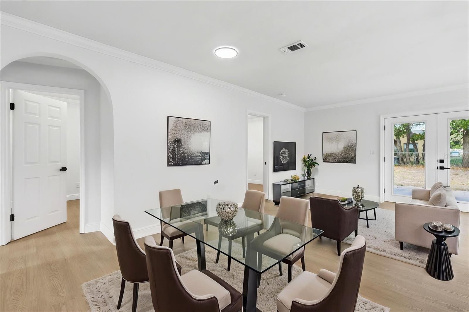 Listing photo id 10 for 6263 Airmont Drive