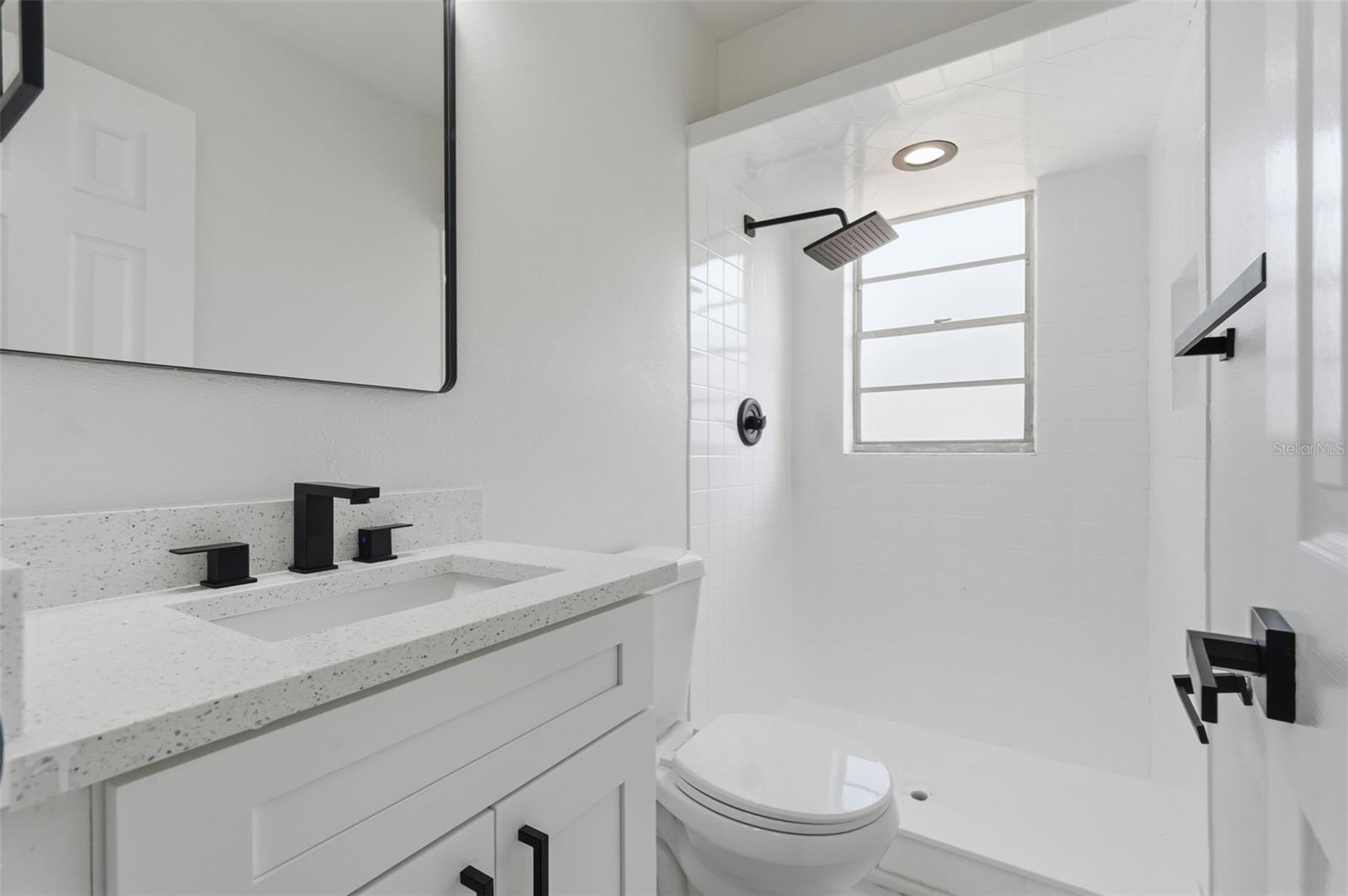 Listing photo id 16 for 6263 Airmont Drive