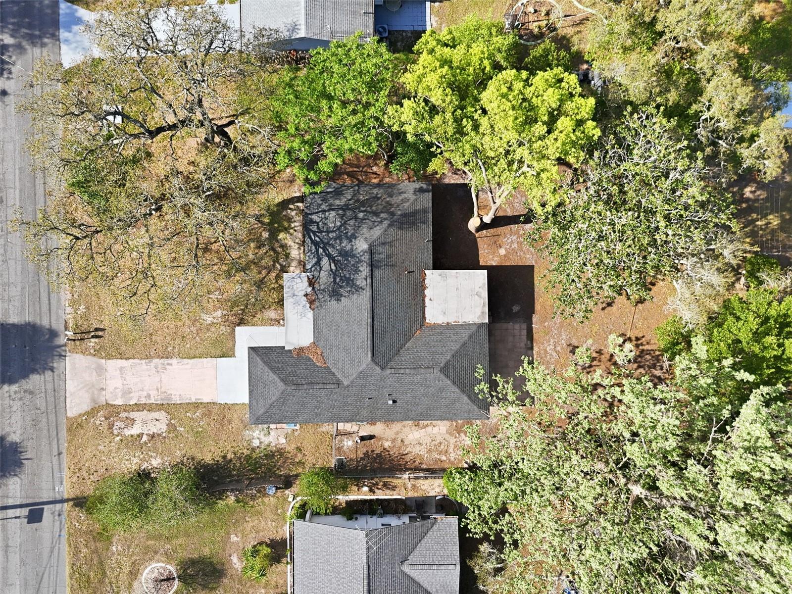 Listing photo id 23 for 6263 Airmont Drive