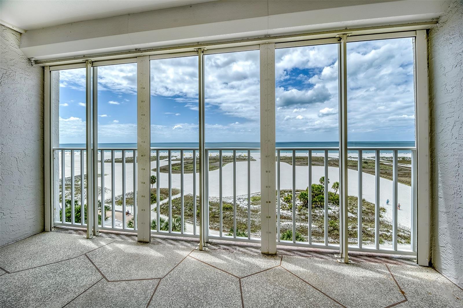 Image 18 of 44 For 11000 Gulf Boulevard 804 + 805