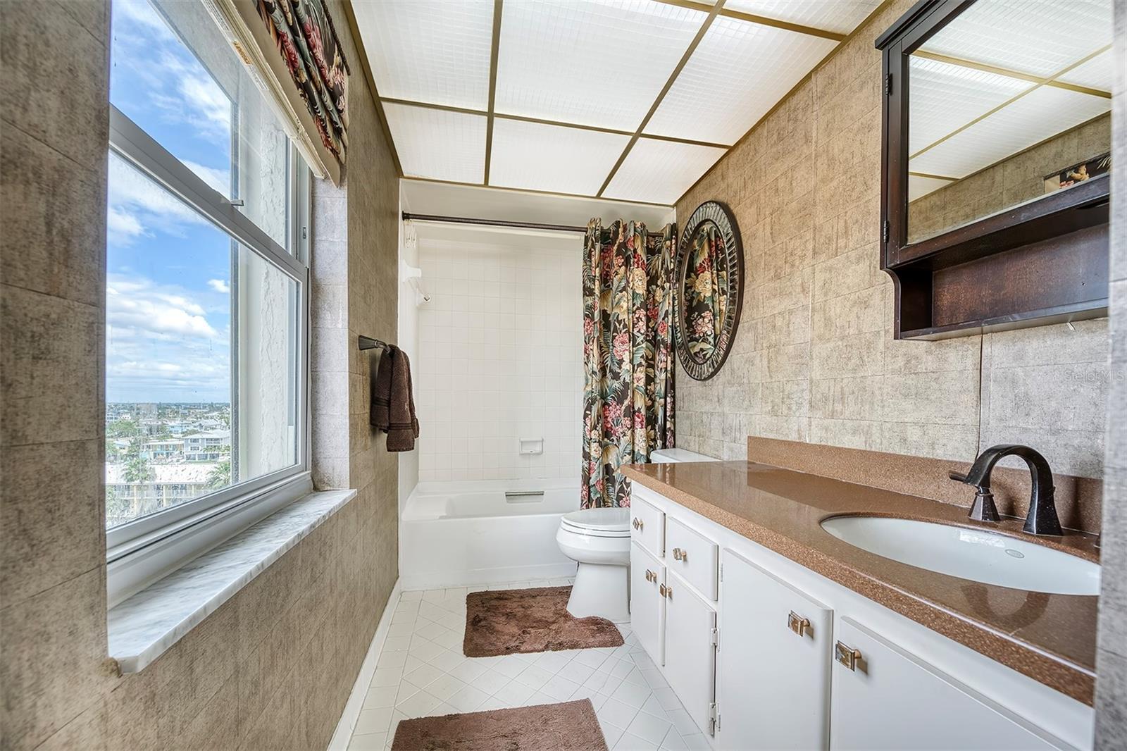 Image 21 of 44 For 11000 Gulf Boulevard 804 + 805