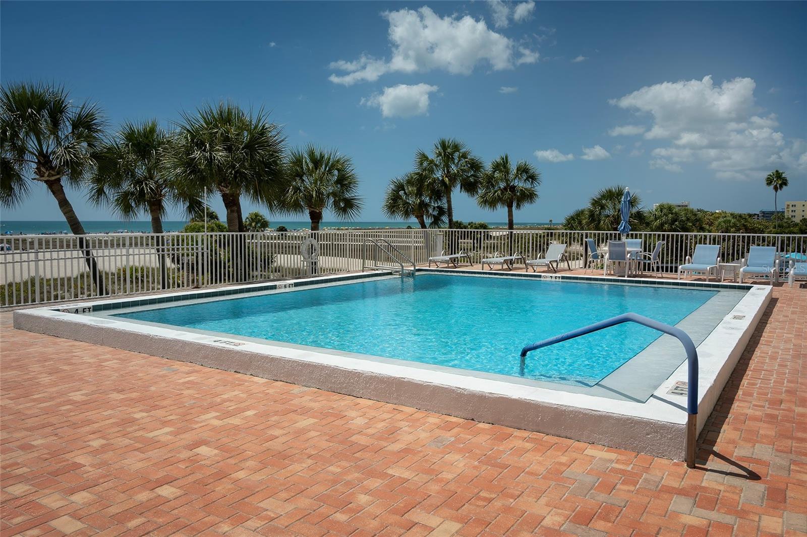 Image 31 of 44 For 11000 Gulf Boulevard 804 + 805