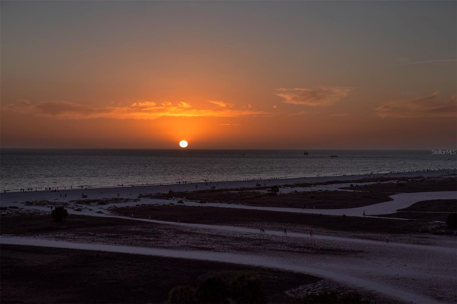 Image 5 of 44 For 11000 Gulf Boulevard 804 + 805