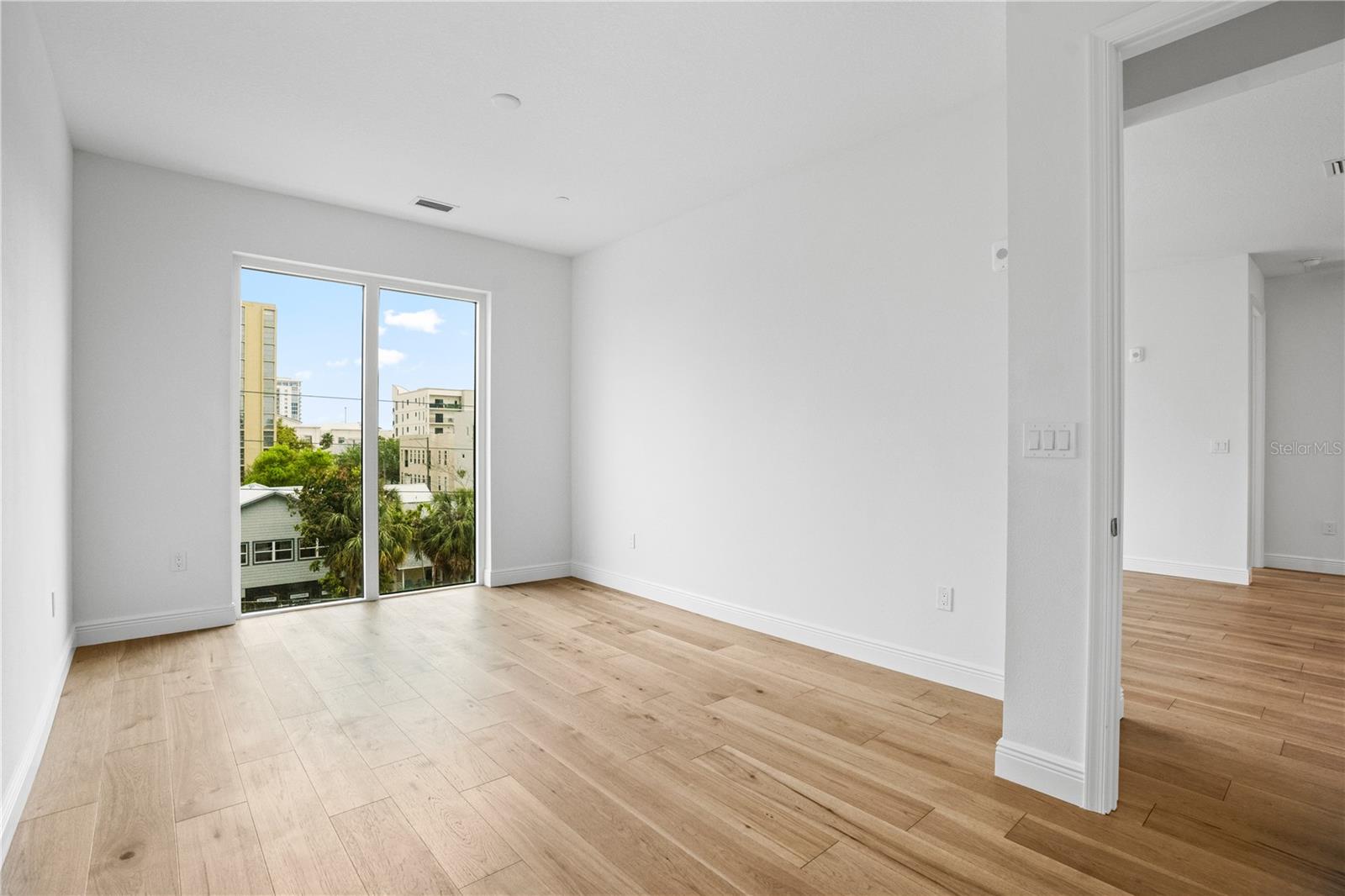 Image 10 of 32 For 600 3rd Avenue S 307