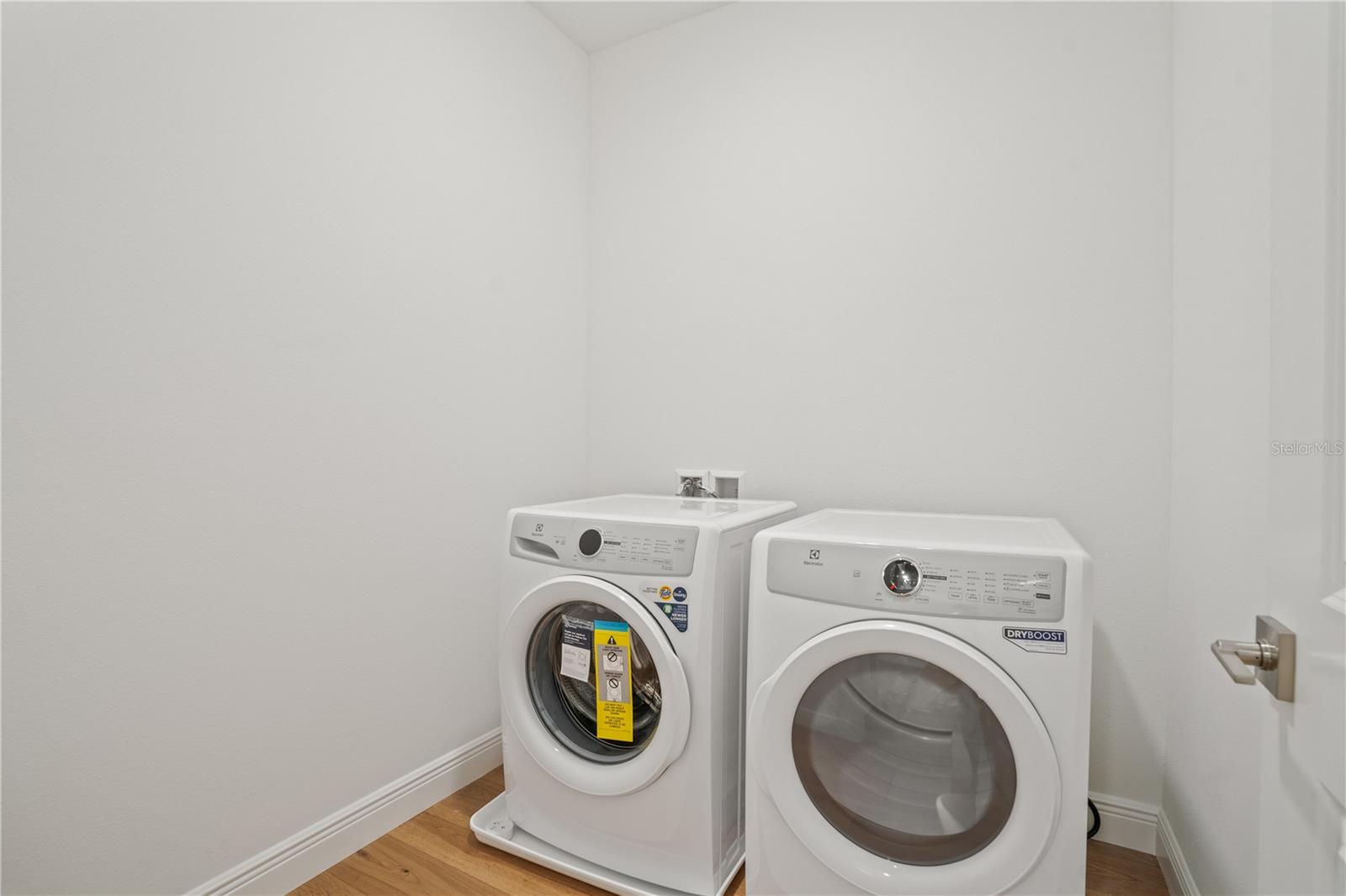 Image 17 of 32 For 600 3rd Avenue S 307