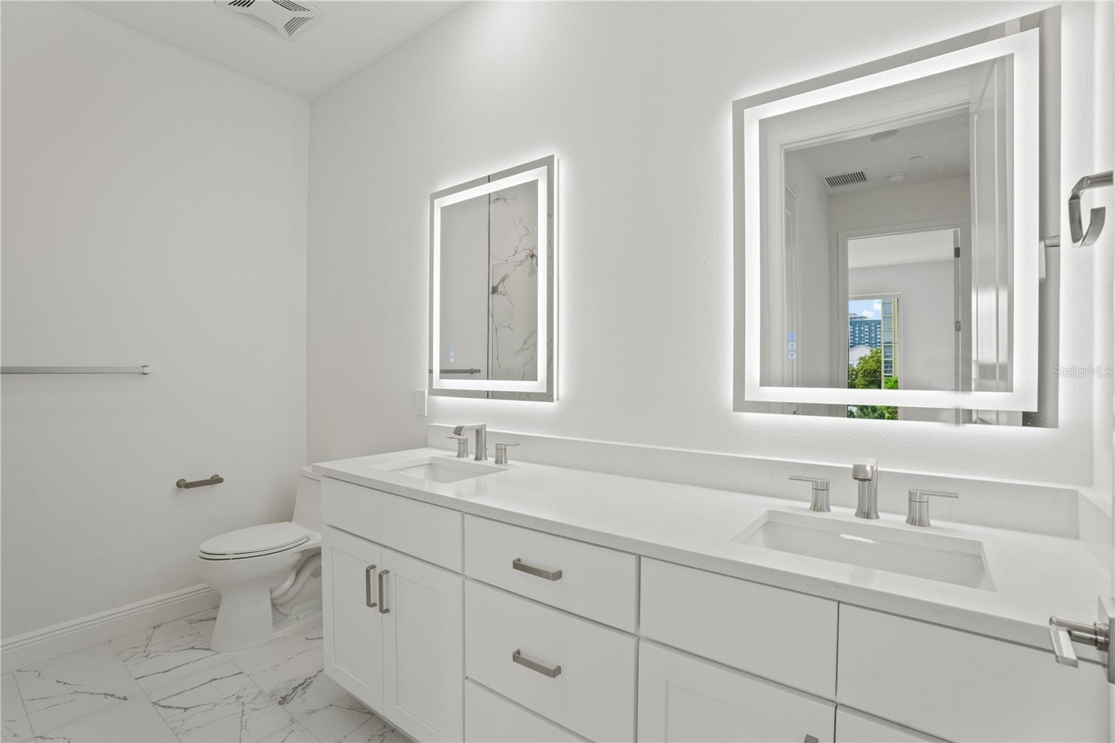 Image 20 of 32 For 600 3rd Avenue S 307