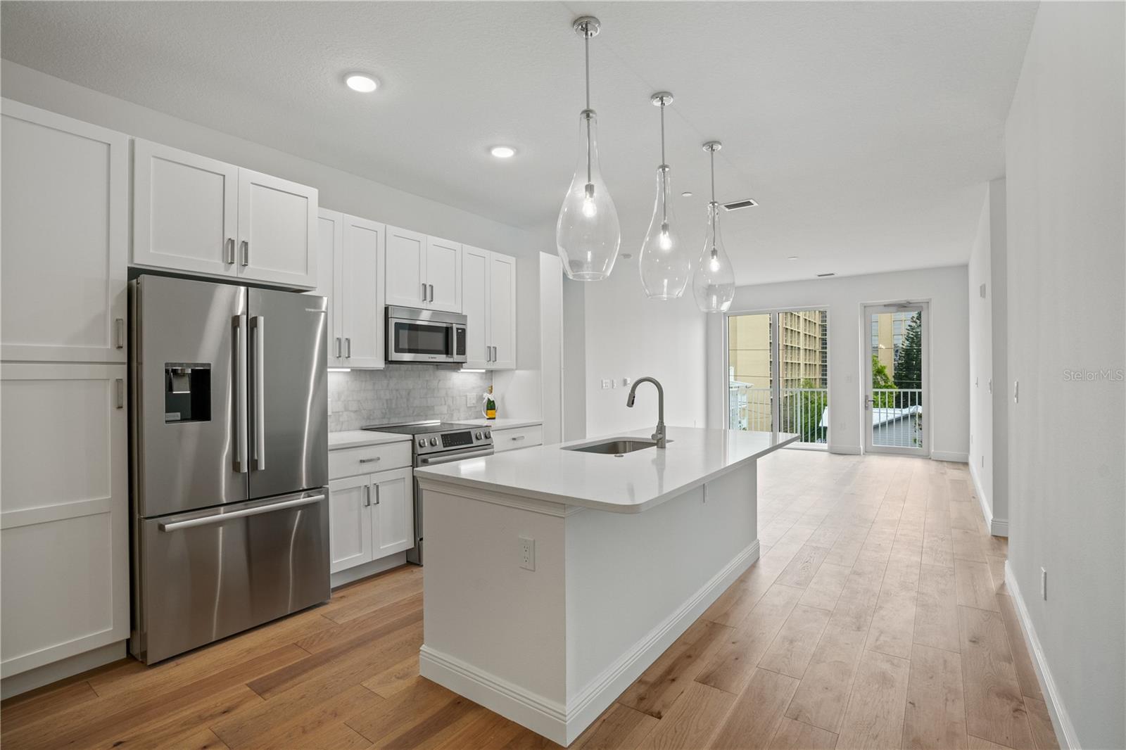 Image 4 of 32 For 600 3rd Avenue S 307