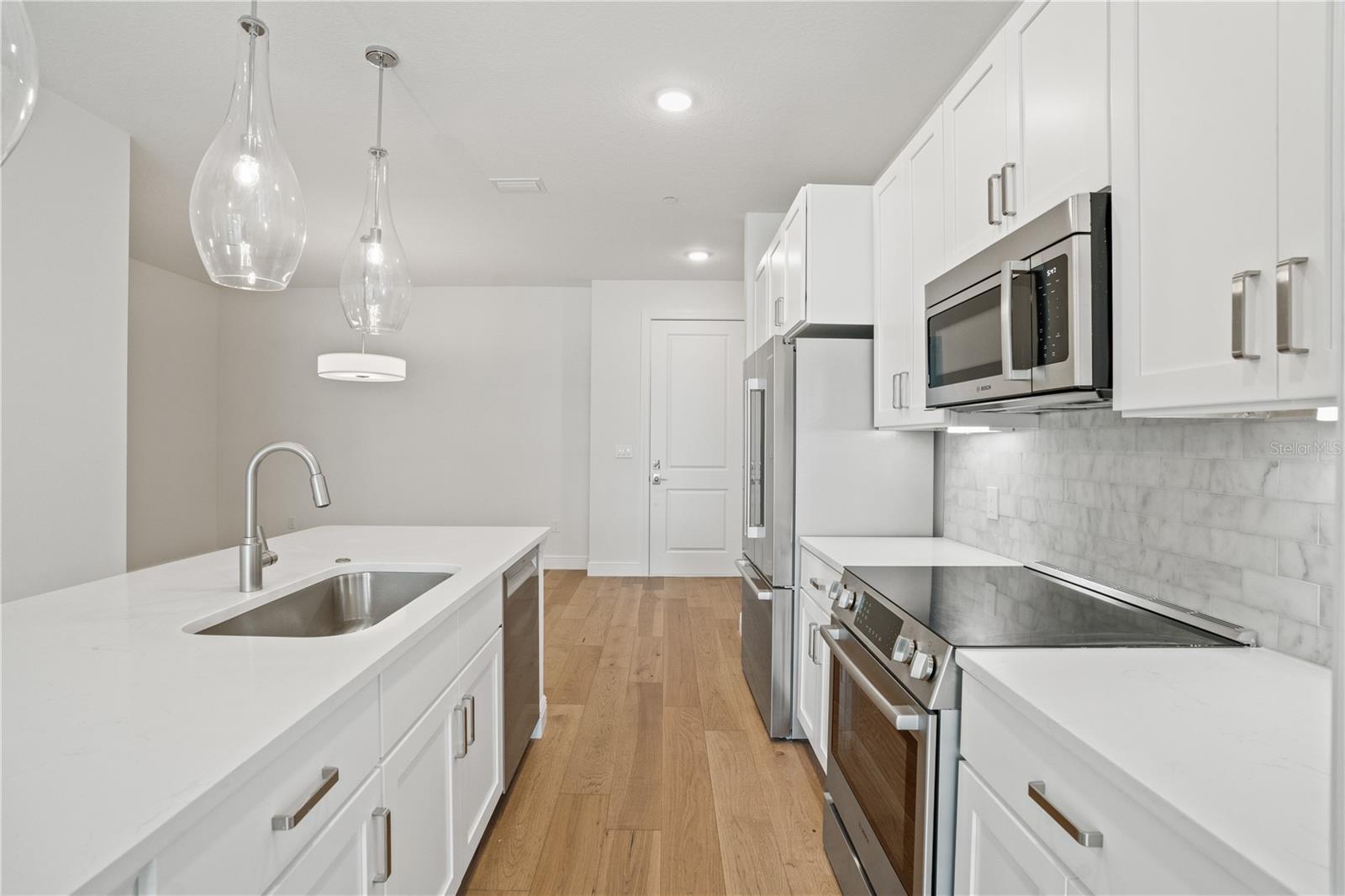 Image 6 of 32 For 600 3rd Avenue S 307