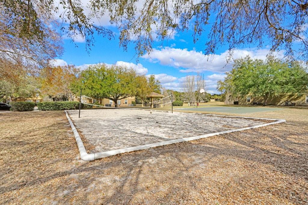 Listing photo id 8 for 5924 Brickleberry Lane 102