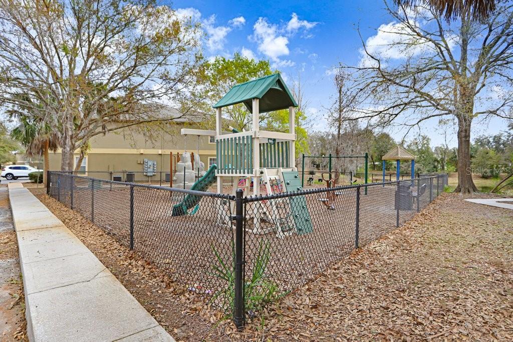 Listing photo id 10 for 5924 Brickleberry Lane 102