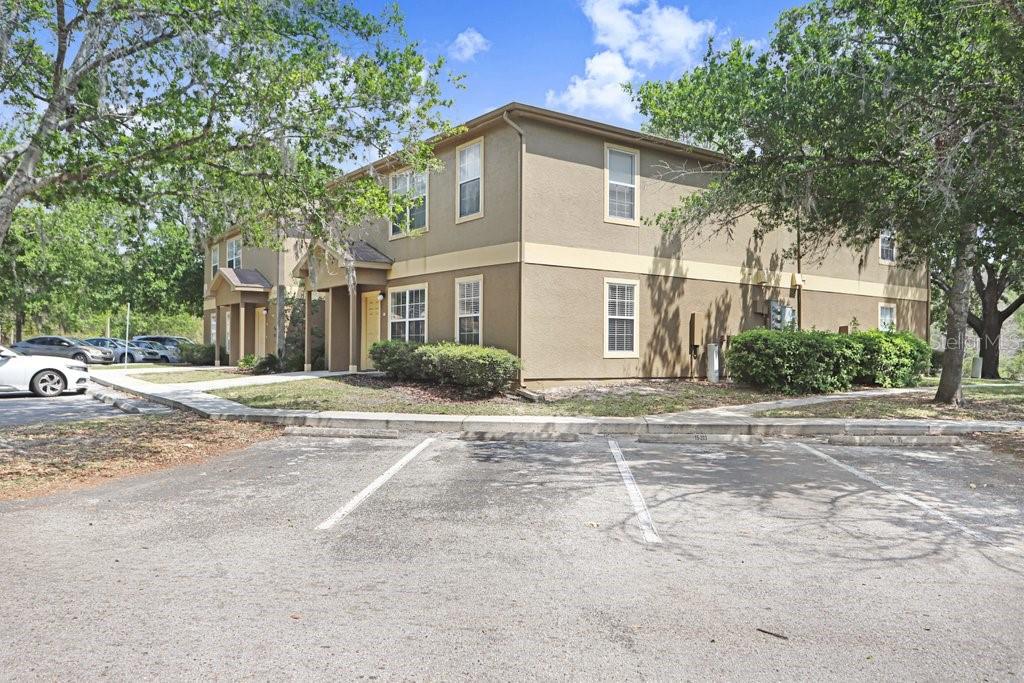 Listing photo id 11 for 5924 Brickleberry Lane 102