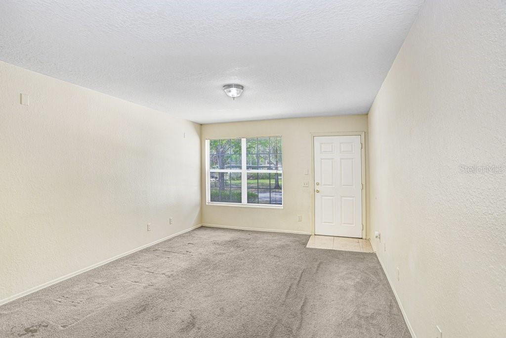 Listing photo id 15 for 5924 Brickleberry Lane 102