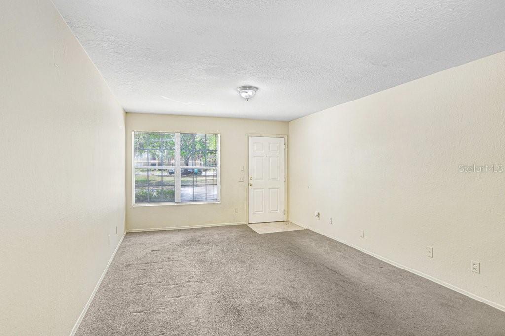 Listing photo id 16 for 5924 Brickleberry Lane 102