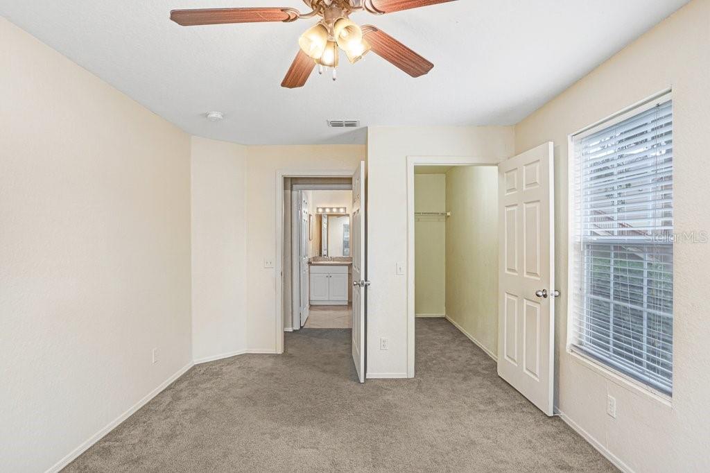 Listing photo id 28 for 5924 Brickleberry Lane 102