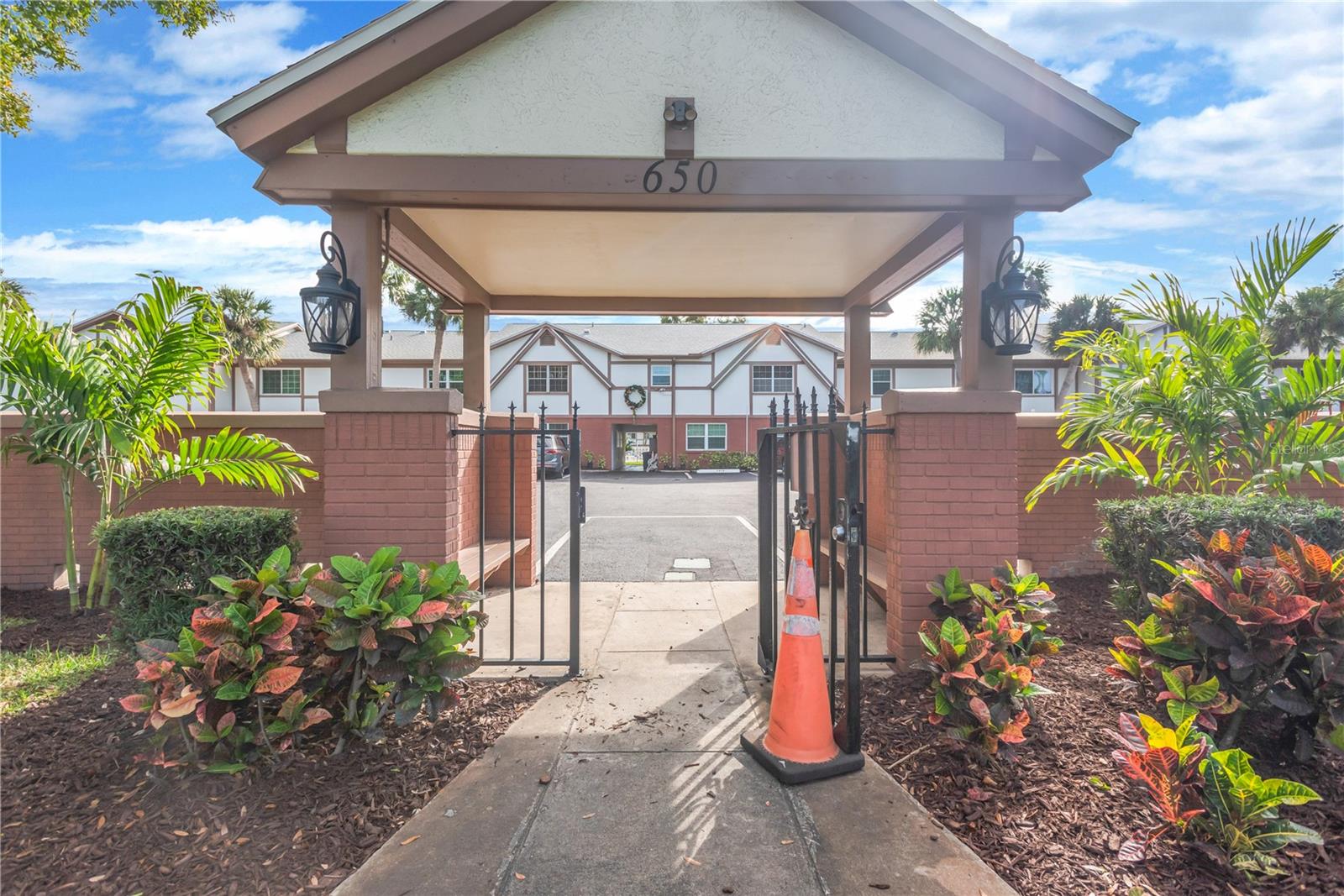 Image 17 of 20 For 650 Pinellas Point Drive S 122