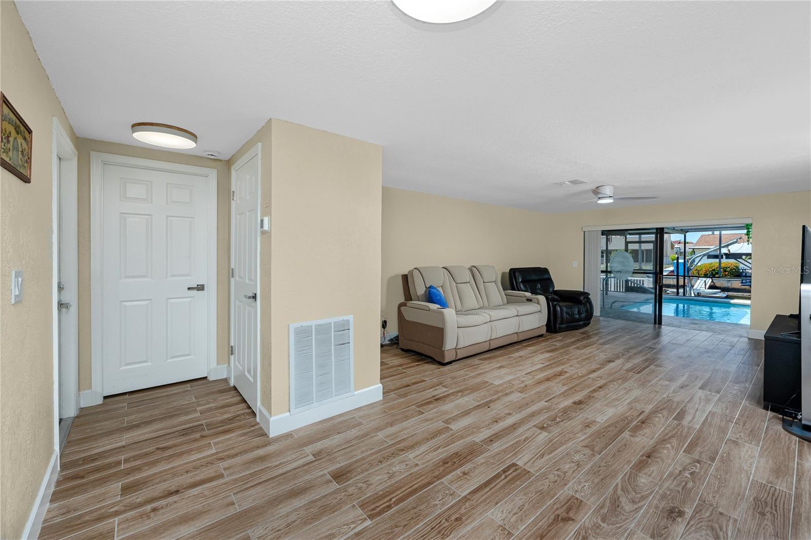 Image 5 of 53 For 9903 San Mateo Way