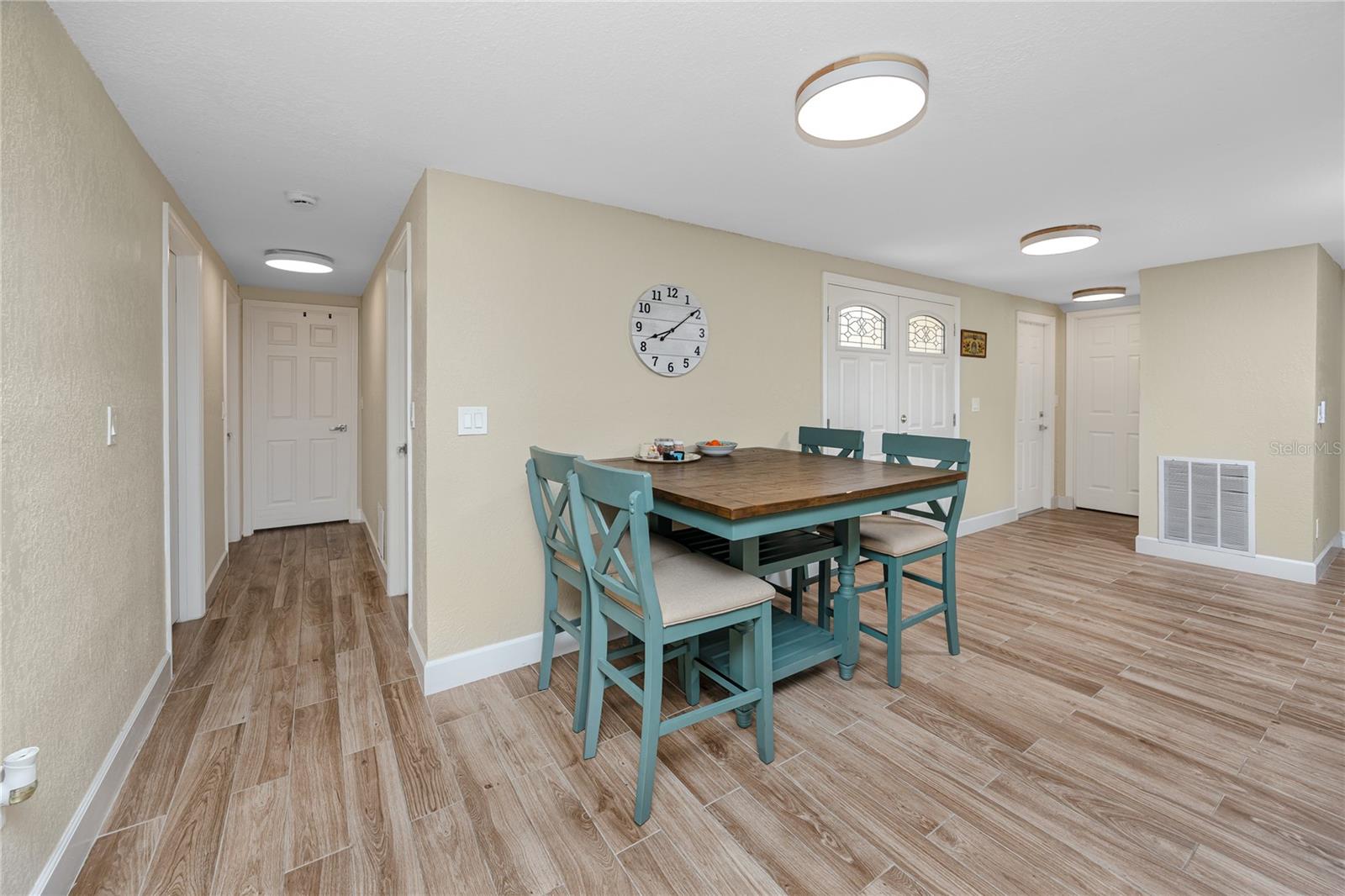 Image 8 of 53 For 9903 San Mateo Way