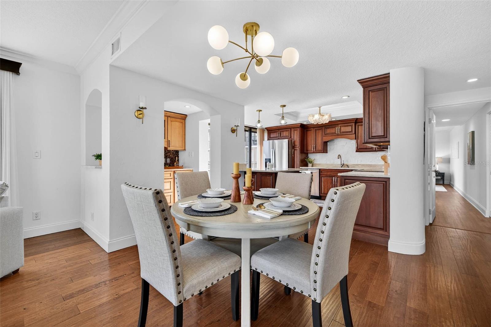 Image 10 of 30 For 1501 Gulf Boulevard 205