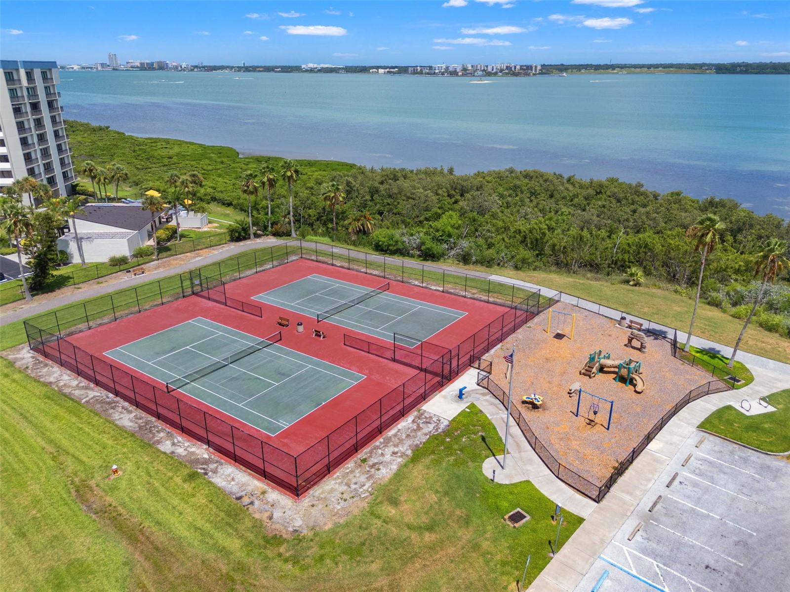 Image 28 of 30 For 1501 Gulf Boulevard 205