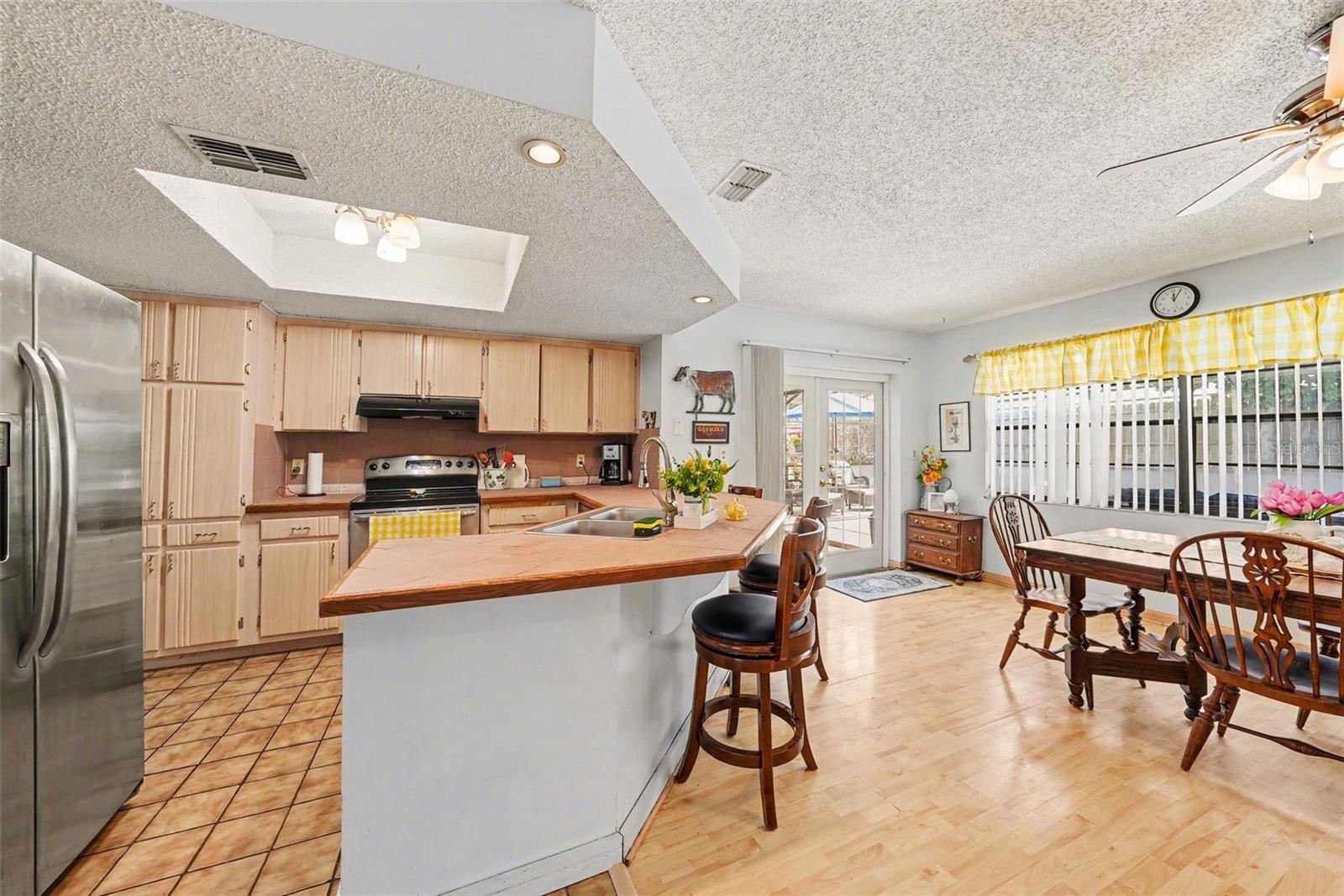 Image 10 of 21 For 8731 Woodcrest Drive