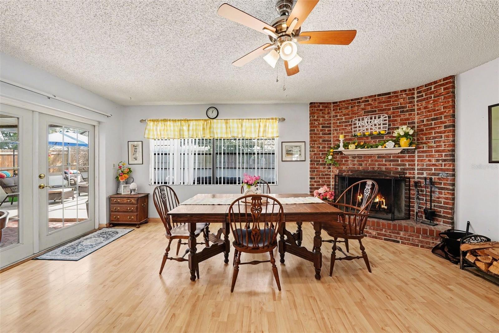 Image 13 of 21 For 8731 Woodcrest Drive