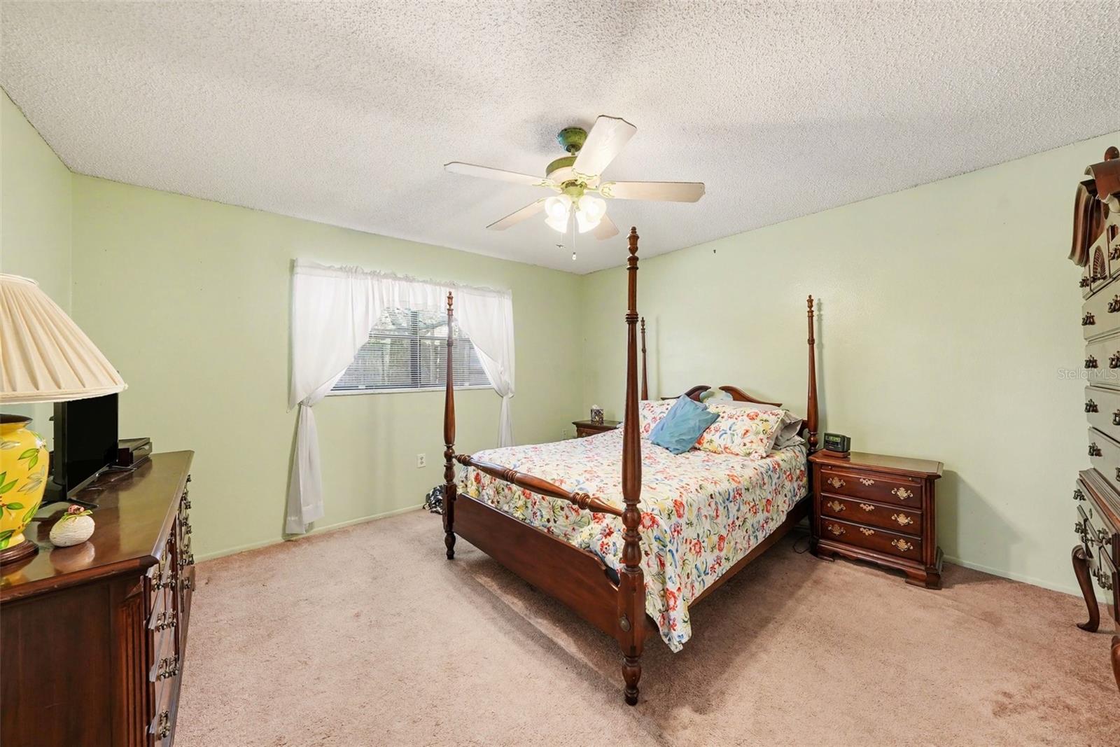 Image 14 of 21 For 8731 Woodcrest Drive