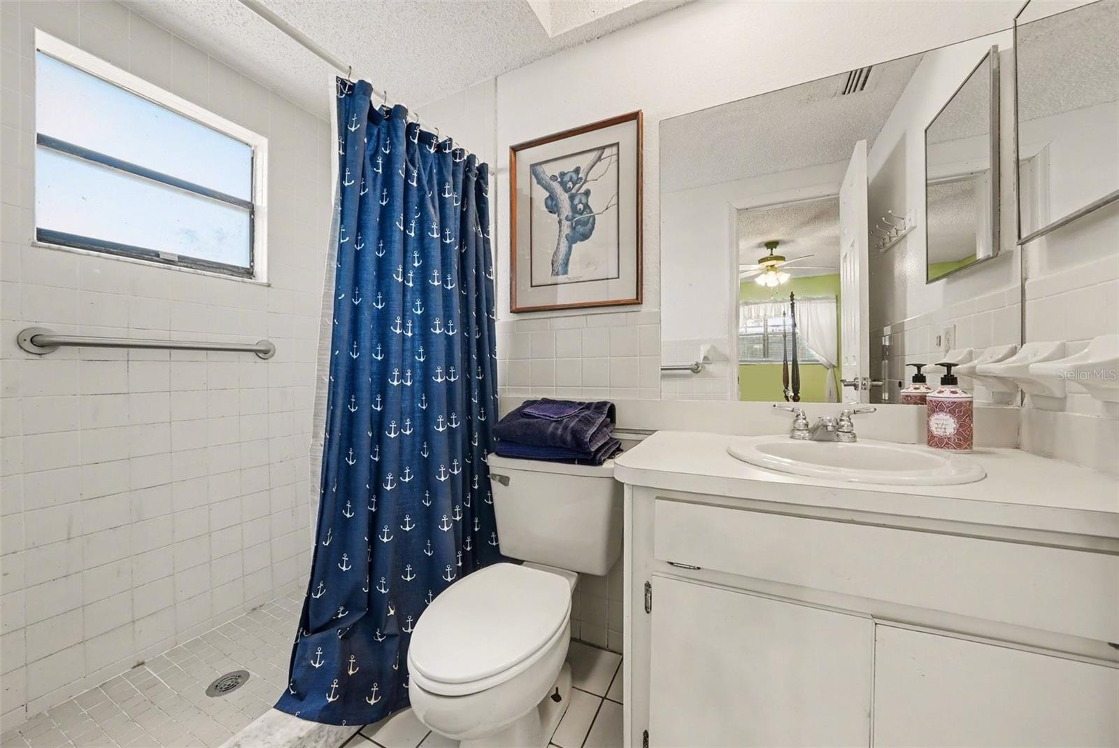 Image 17 of 21 For 8731 Woodcrest Drive