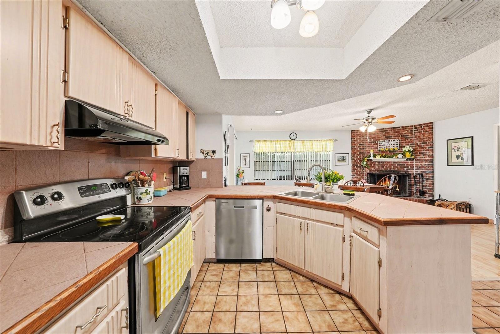 Image 9 of 21 For 8731 Woodcrest Drive