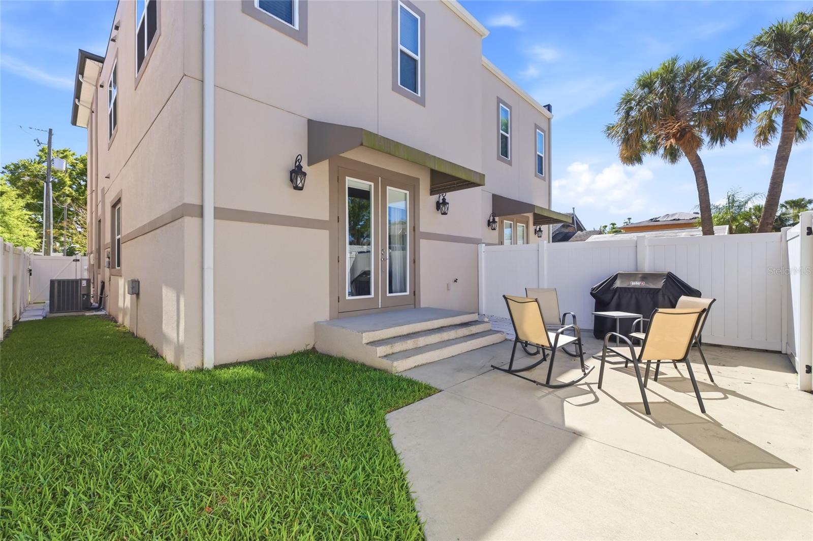 Image 12 of 42 For 2407 North B Street 1