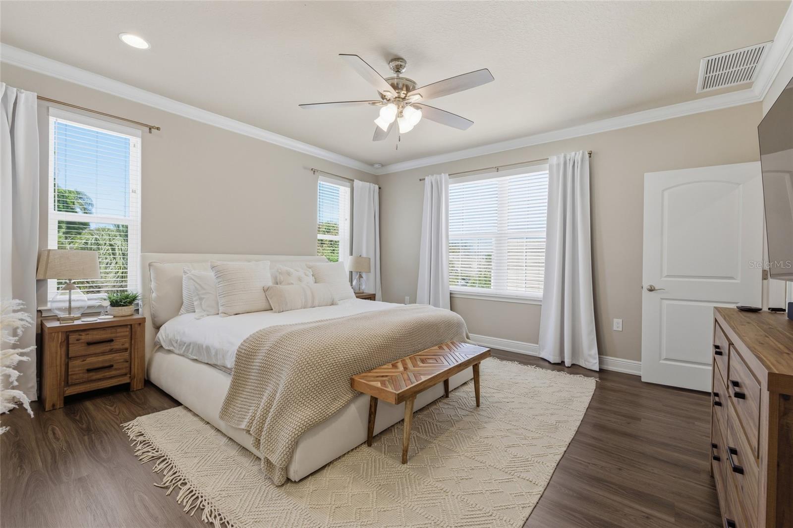 Image 17 of 42 For 2407 North B Street 1