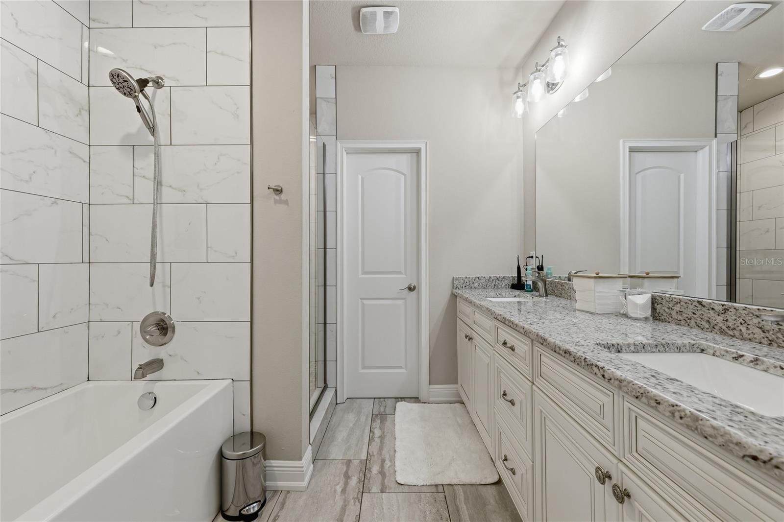 Image 21 of 42 For 2407 North B Street 1