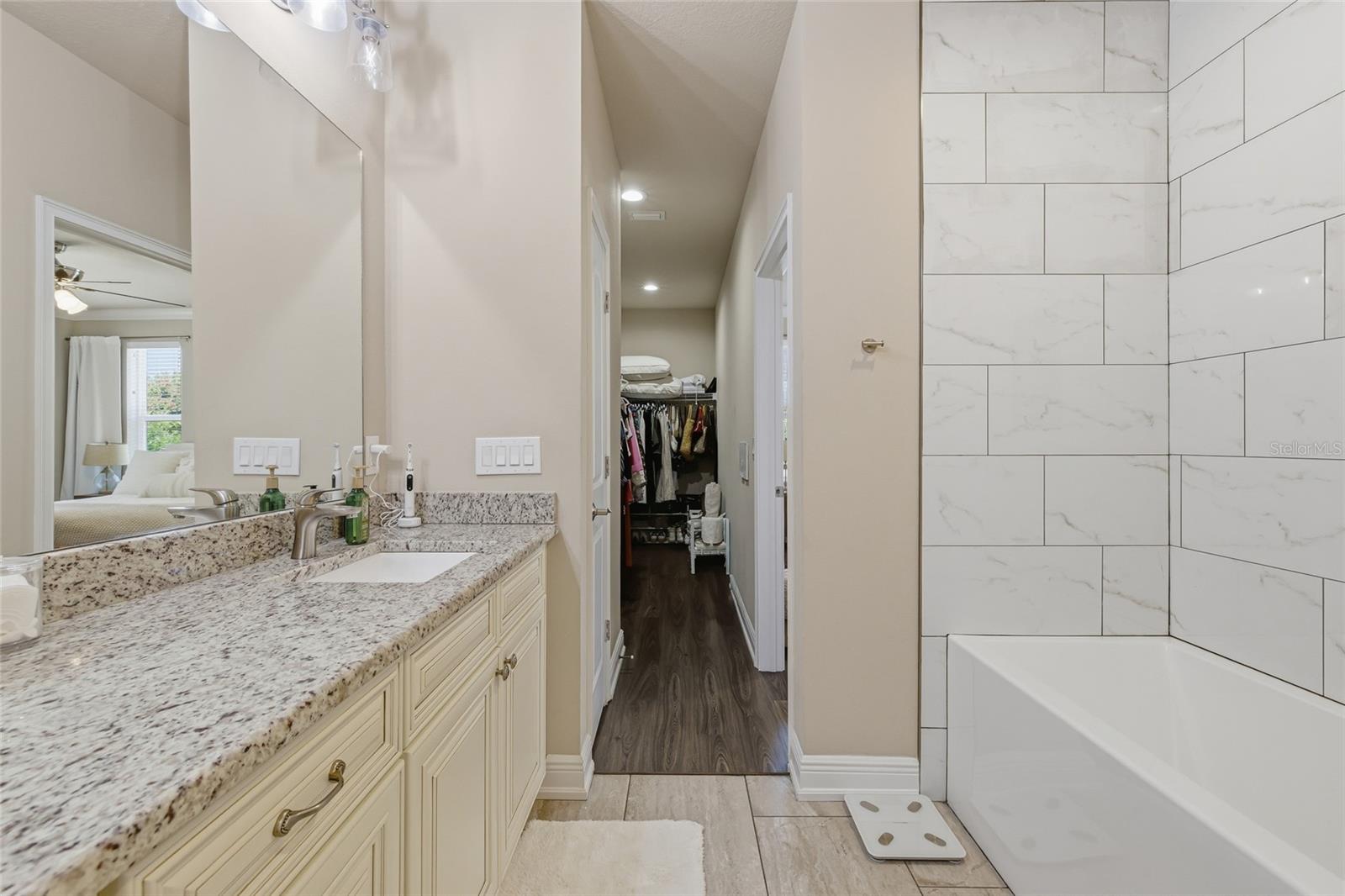 Image 22 of 42 For 2407 North B Street 1