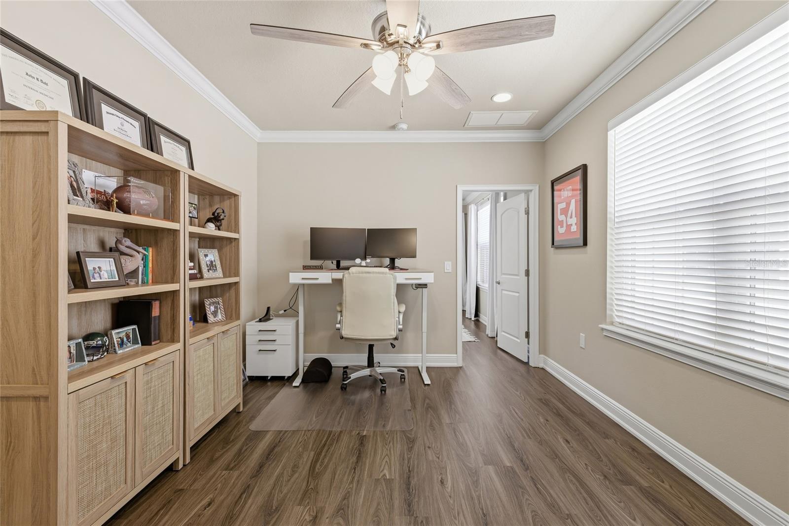 Image 26 of 42 For 2407 North B Street 1