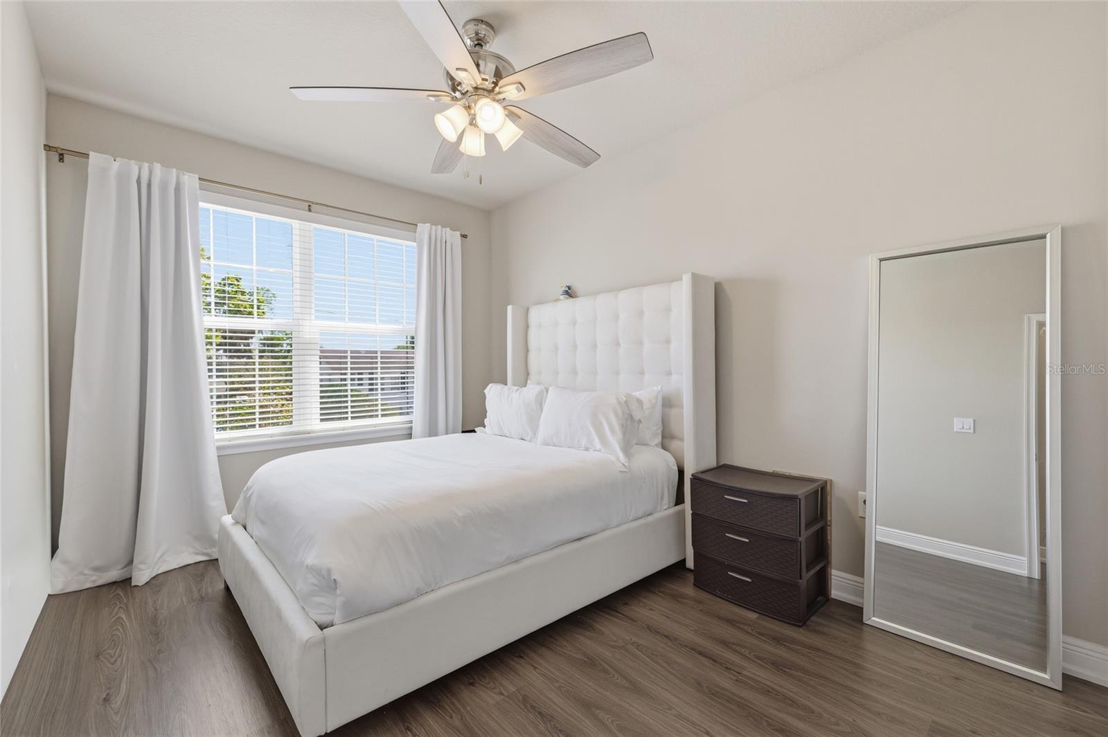 Image 27 of 42 For 2407 North B Street 1