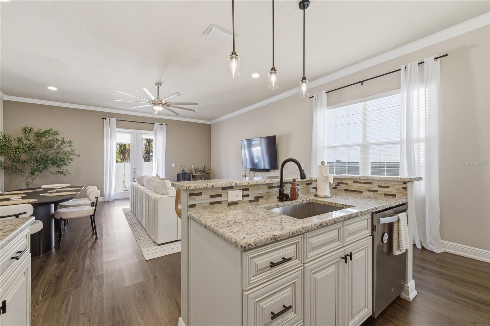 Image 7 of 42 For 2407 North B Street 1