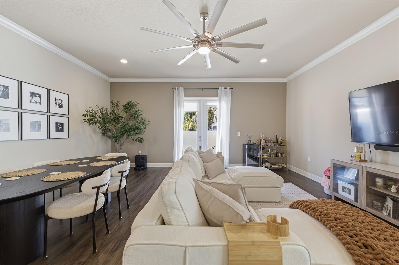 Image 8 of 42 For 2407 North B Street 1