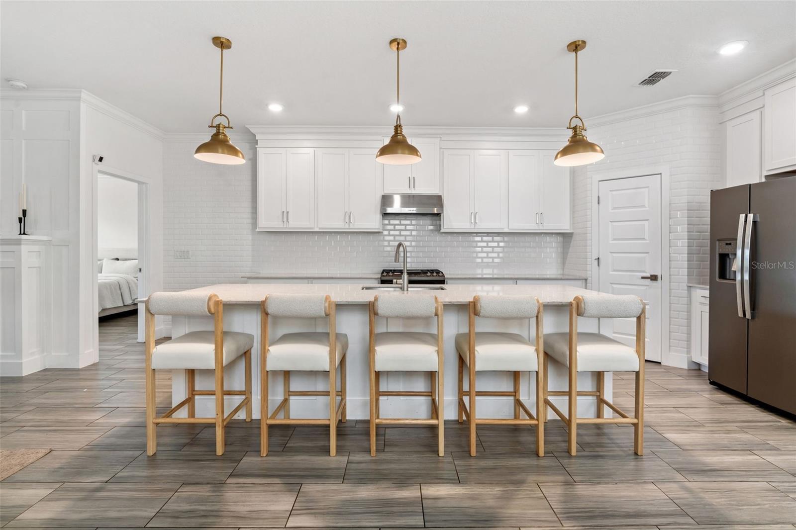 Image 11 of 52 For 4345 Cadence Loop