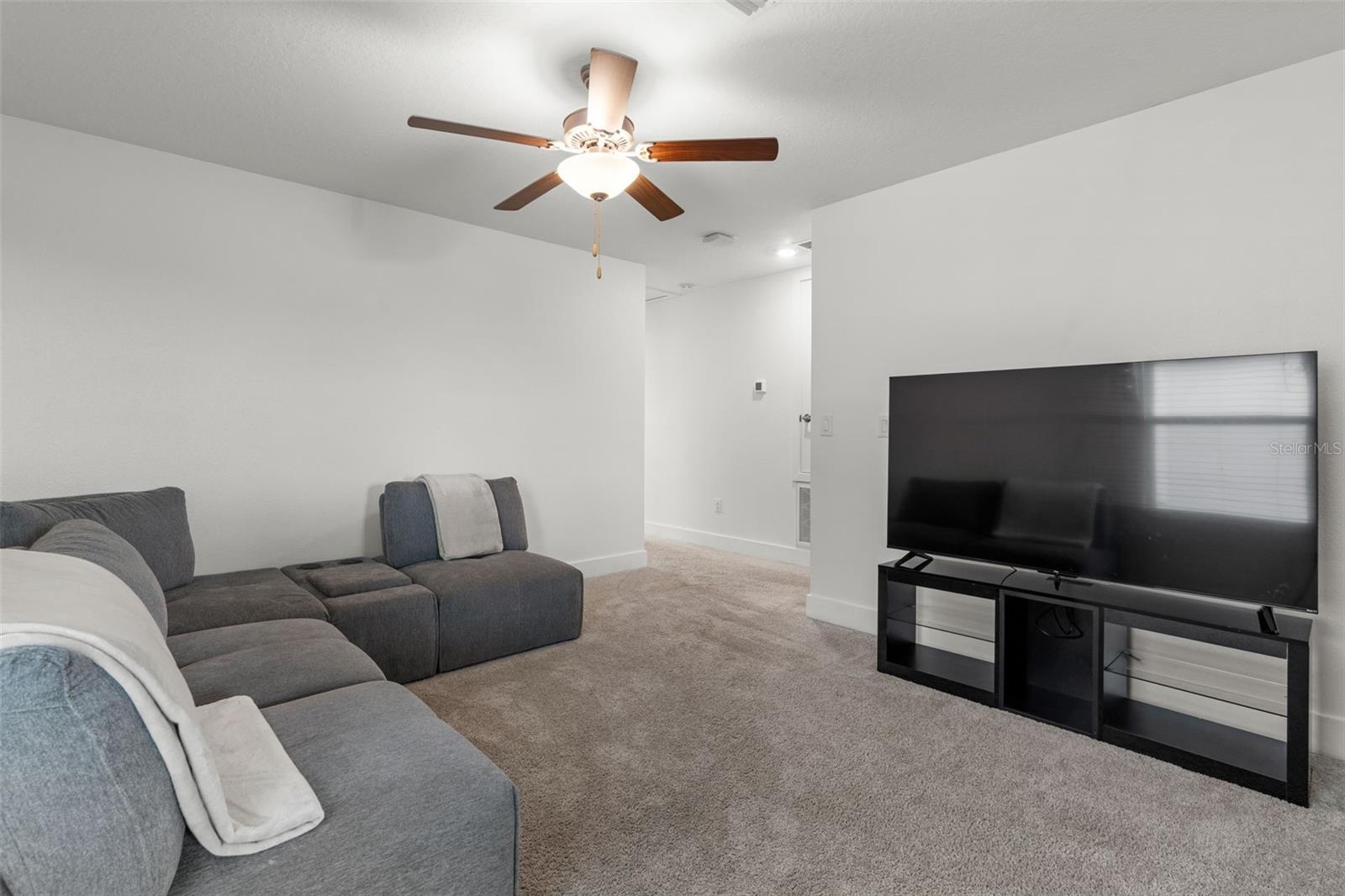 Image 23 of 52 For 4345 Cadence Loop