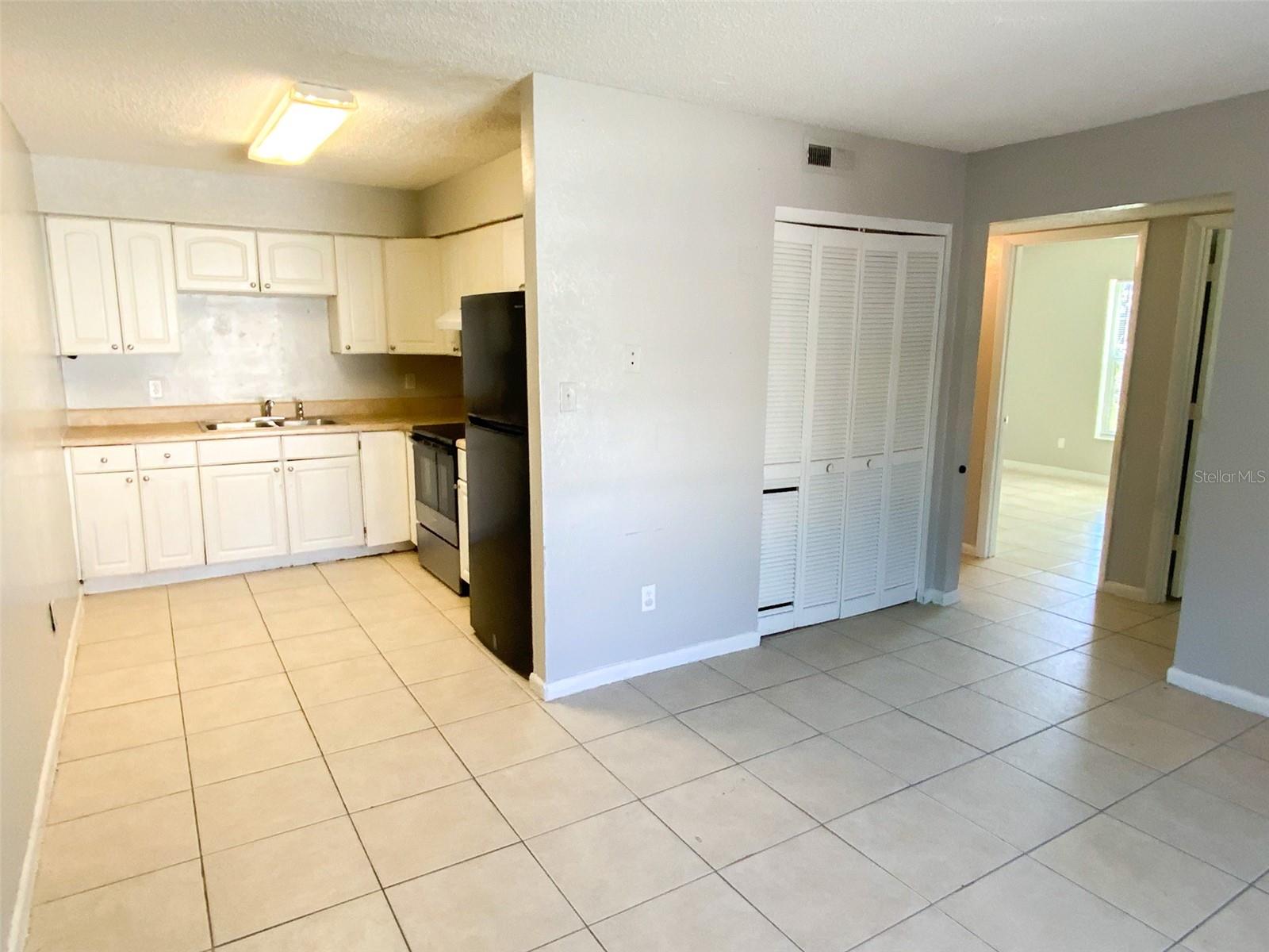 Image 7 of 16 For 2205 Irene Street 2