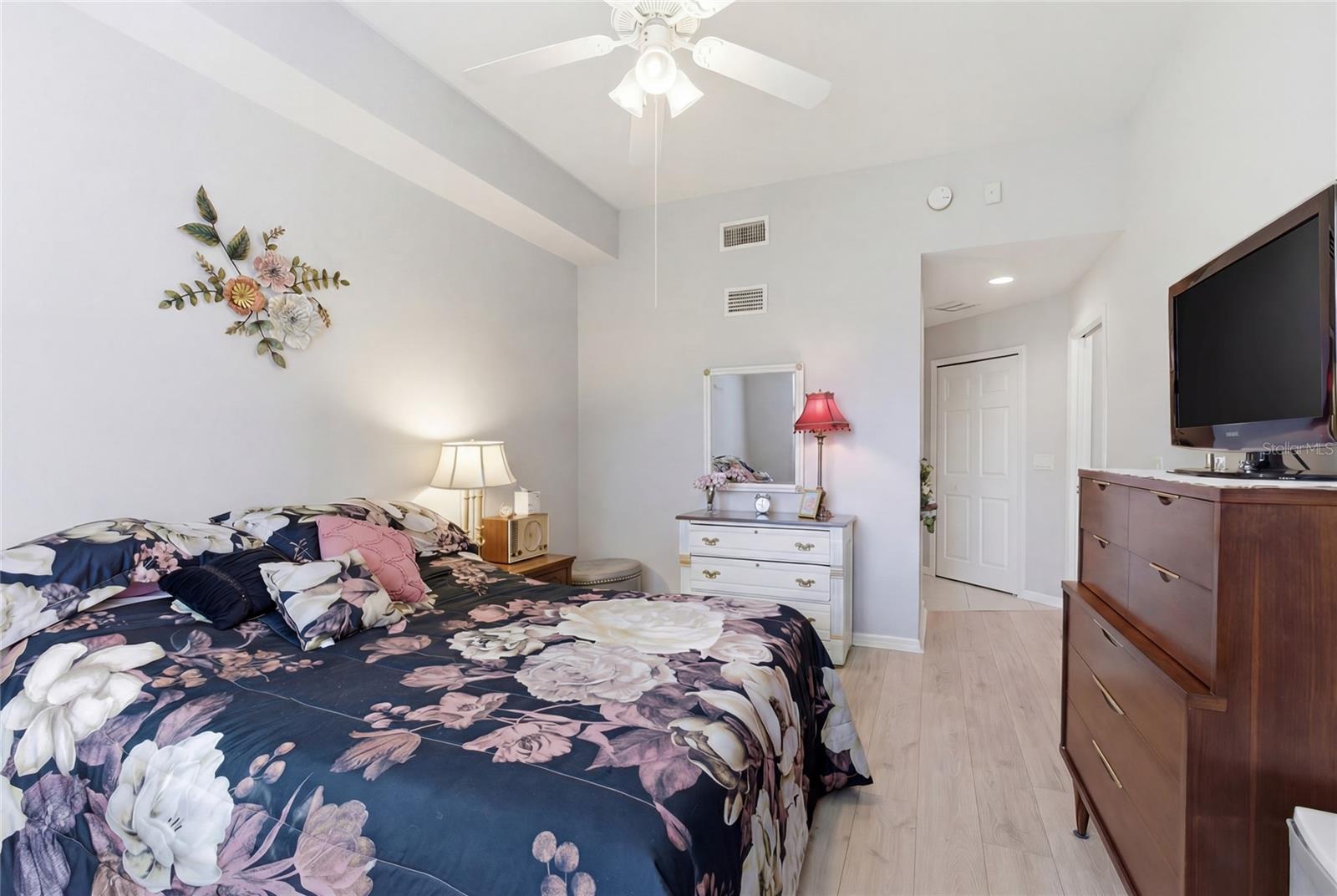 Image 17 of 31 For 4000 Ibis Way 101